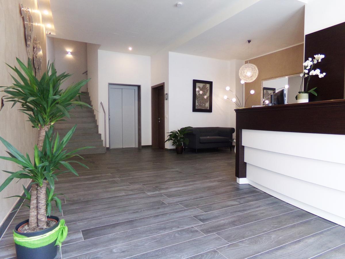 Hotel Im Ried Donauwörth Екстериор снимка